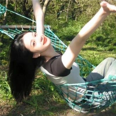 战火中的花蕾